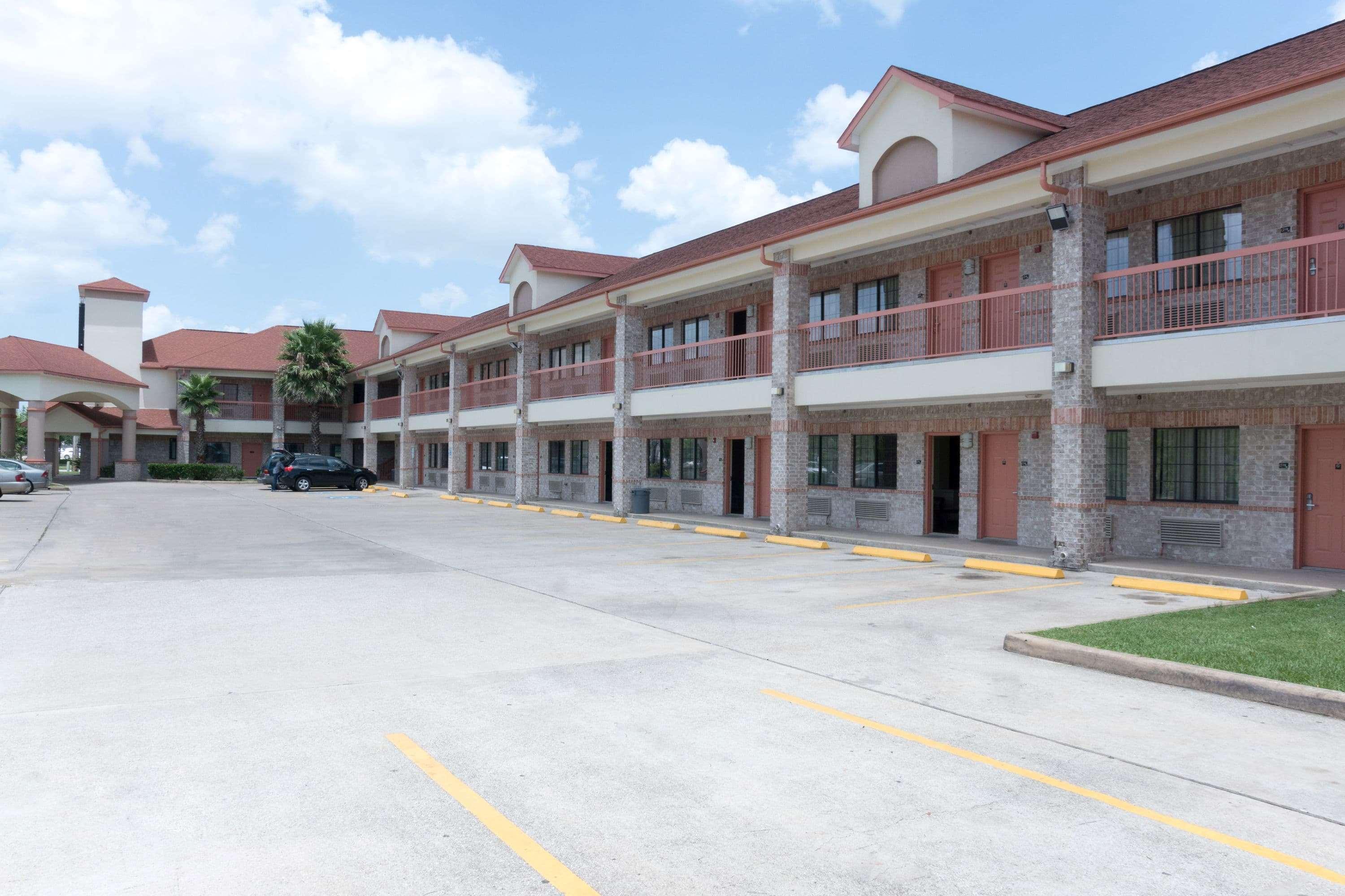 Super 8 By Wyndham Stafford Sugarland Area Exterior foto